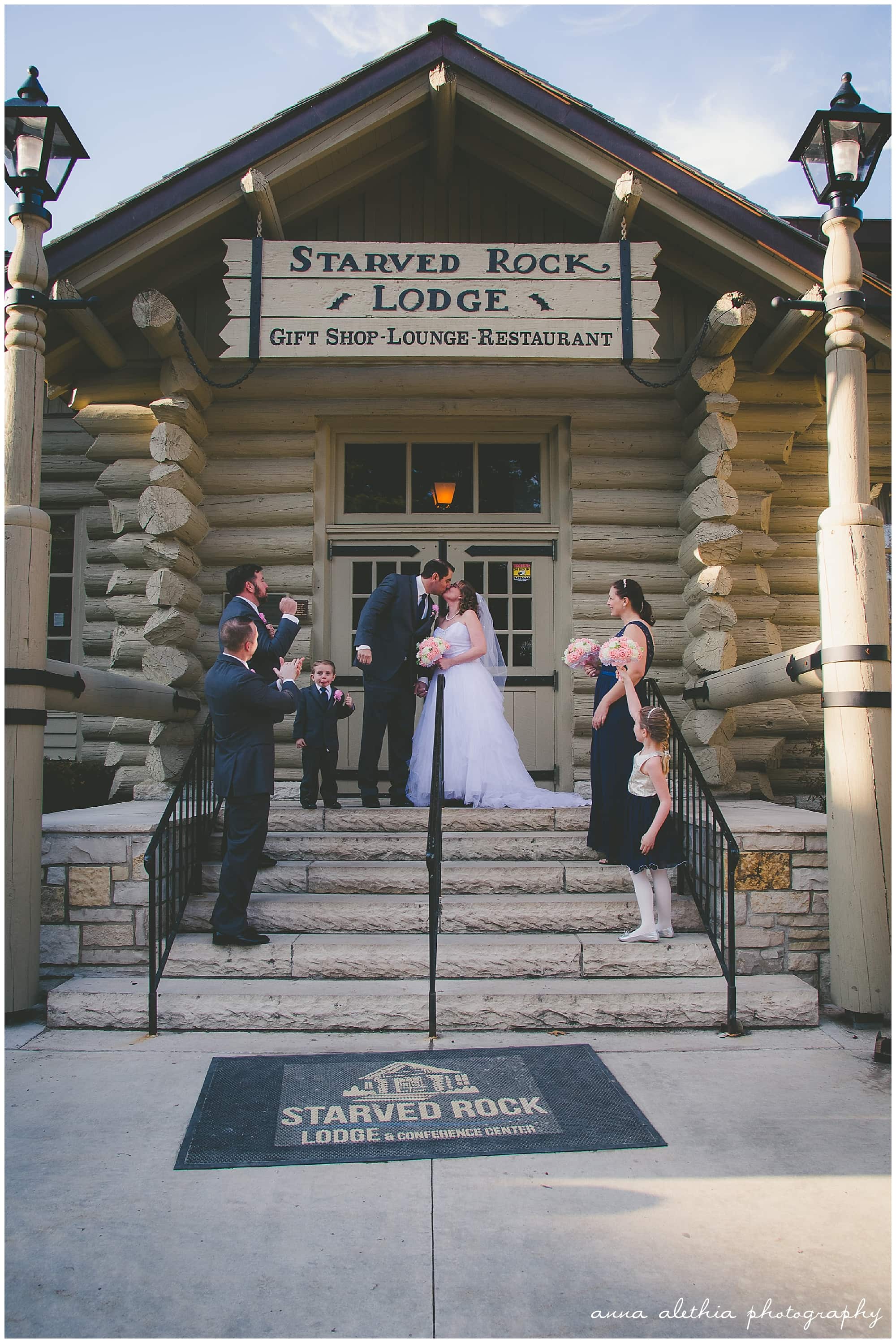 Starved Rock Lodge Oglesby IL Wedding Photos