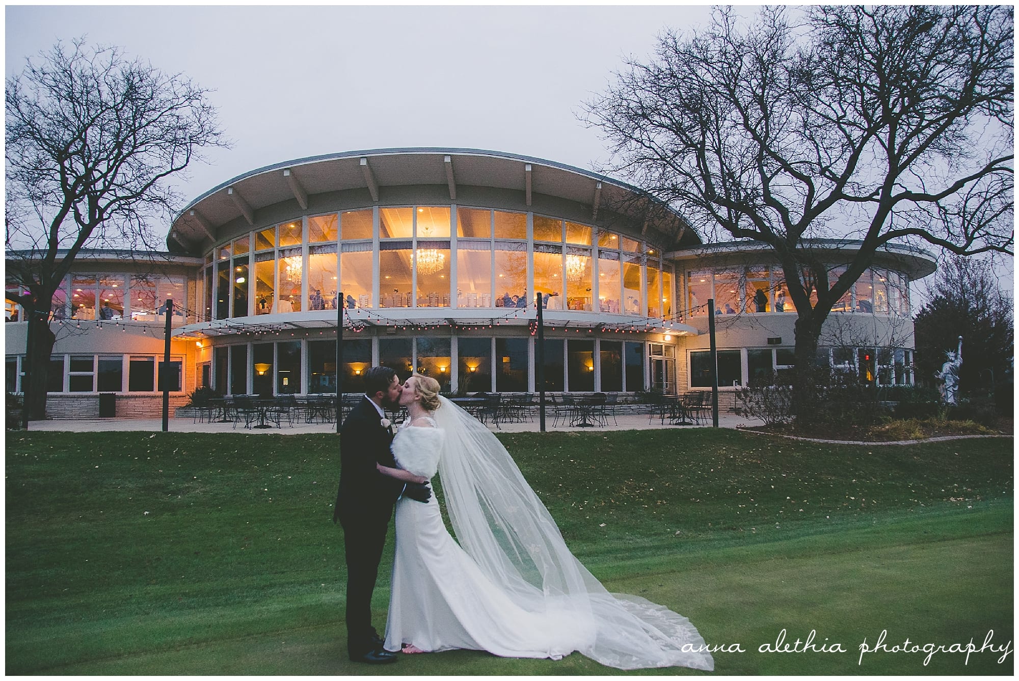 Lake Windsor Country Club Wedding Photos